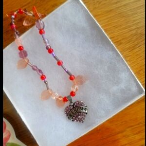 REMEMBER  LOVE FOR YOUR  GRANDMA ARTESAN BEADED 1 SIZE GRANDMA  HEART BRACELET
